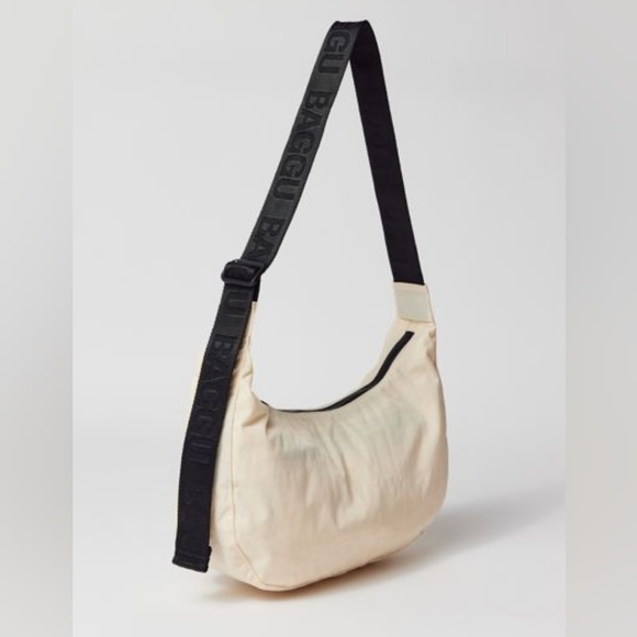 NWT BAGGU Medium Nylon Crescent Bag Ivory - Picture 2 of 3